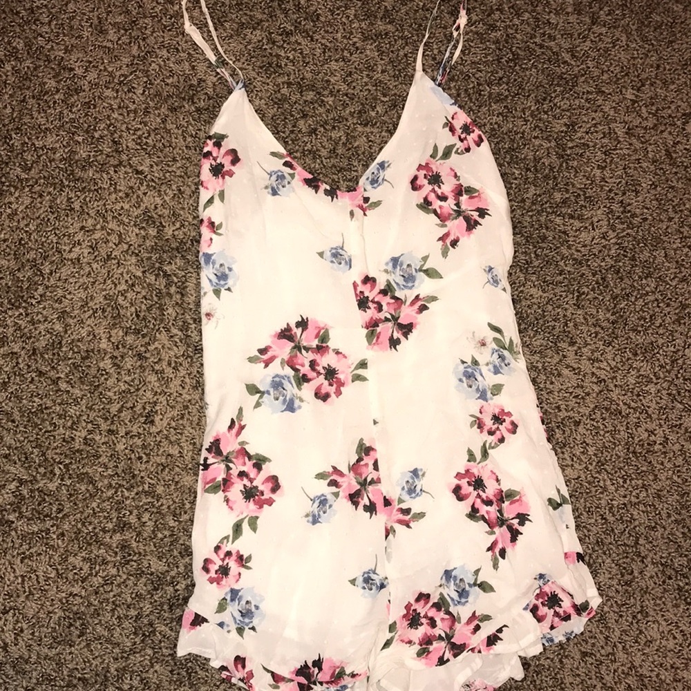 Kendall & Kylie White/Flowery Romper